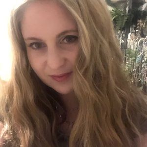 Meet your Posher, Rebecca